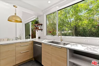 1244 14th St #C, Santa Monica, CA 90404 - Photo 1