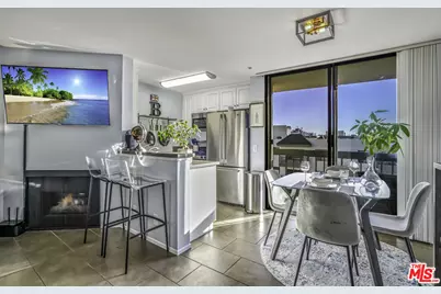 7320 Hawthorn Ave #315, Los Angeles, CA 90046 - Photo 1