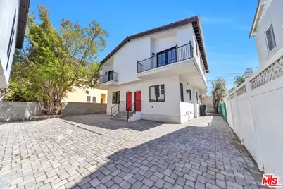 1024 S Masselin Ave, Los Angeles, CA 90019 - Photo 1