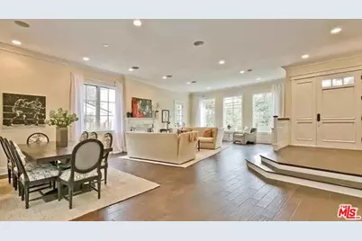 580 N Kenter Ave, Los Angeles, CA 90049 - Photo 1