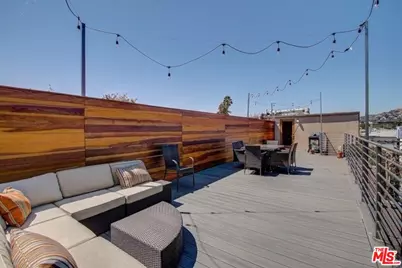 7505 Hampton Ave #16, West Hollywood, CA 90046 - Photo 1