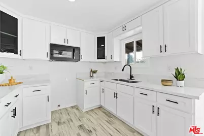 1619 W 68th St, Los Angeles, CA 90047 - Photo 1