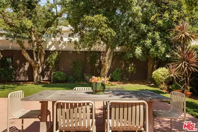 1633 Santa Barbara Ave, Glendale, CA 91208 - Photo 1