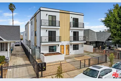 3207 W 18th St ##3, Los Angeles, CA 90019 - Photo 1