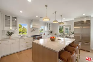 8127 Vicksburg Ave, Los Angeles, CA 90045 - Photo 1