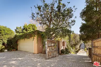 5863 Bonsall Dr, Malibu, CA 90265 - Photo 1