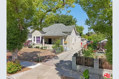 826 N Summit Ave, Pasadena, CA 91103 - Photo 1
