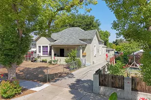 826 N Summit Ave, Pasadena, CA 91103 - Photo 1