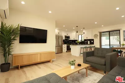 918 N San Vicente Blvd #D, West Hollywood, CA 90069 - Photo 1