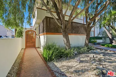 2702 11th St #5, Santa Monica, CA 90405 - Photo 1