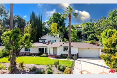 17952 Karen Dr, Encino, CA 91316 - Photo 1