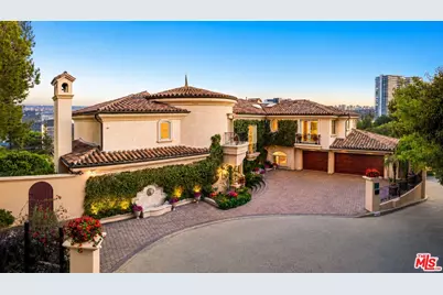 1260 St Ives Pl, Los Angeles, CA 90069 - Photo 1