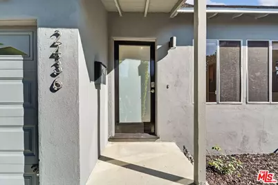 2436 Walnut Ave, Venice, CA 90291 - Photo 1