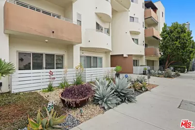 5016 Bakman Ave #202, North Hollywood, CA 91601 - Photo 1
