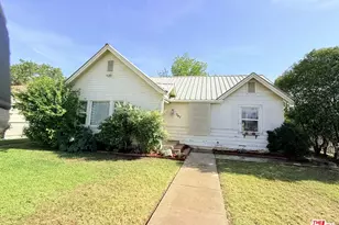 347 Francis St, Bakersfield, CA 93308 - Photo 1