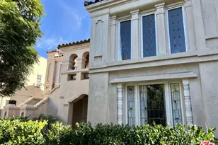 1014 Meadowbrook Ave, Los Angeles, CA 90019 - Photo 1