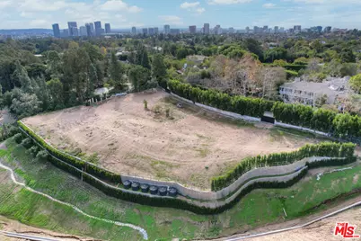 344 Delfern Dr, Los Angeles, CA 90077 - Photo 1