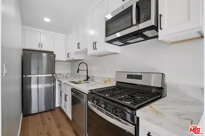 6827 Leland Way #12, Los Angeles, CA 90028 - Photo 1