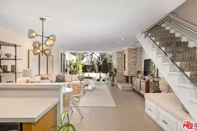 253 S Barrington Ave #D5, Los Angeles, CA 90049 - Photo 1