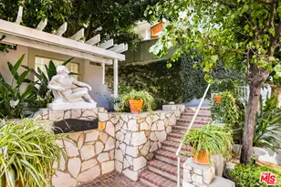 1323 N Olive Dr, West Hollywood, CA 90069 - Photo 1