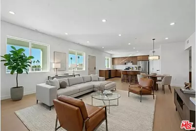 1717 Winona Blvd #402, Los Angeles, CA 90027 - Photo 1
