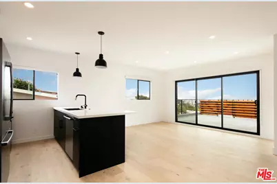 2811 3rd St #10, Santa Monica, CA 90405 - Photo 1