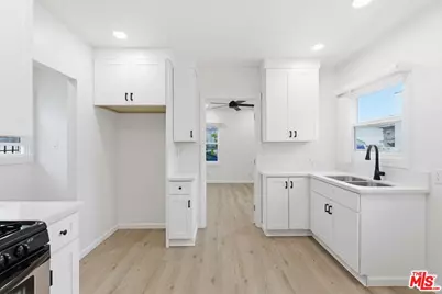 580 W 15th St #C, San Pedro, CA 90731 - Photo 1