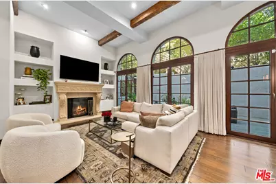 11937 W Sunset Blvd #3, Los Angeles, CA 90049 - Photo 1