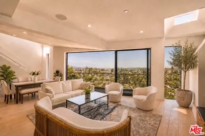 2224 Ronda Vista Dr, Los Angeles, CA 90027 - Photo 1