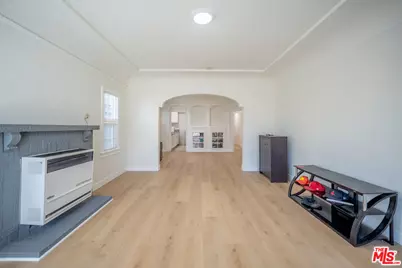 1328 2nd Ave, Los Angeles, CA 90019 - Photo 1