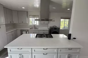 758 S Windsor Blvd, Los Angeles, CA 90005 - Photo 1