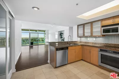13700 Marina Pointe Dr #1019, Marina del Rey, CA 90292 - Photo 1