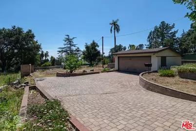 1212 E Palm St, Altadena, CA 91001 - Photo 1
