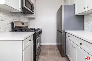 1223 4th Ave, Los Angeles, CA 90019 - Photo 1