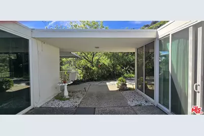 1905 Beverly Pl, Beverly Hills, CA 90210 - Photo 1
