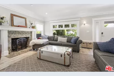 937 S Tremaine Ave, Los Angeles, CA 90019 - Photo 1