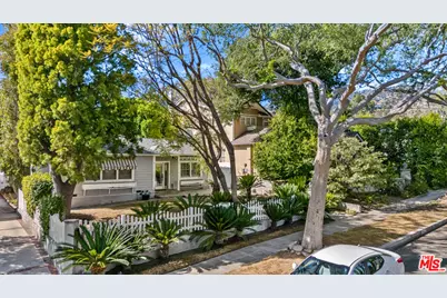 1023 E Grinnell Dr, Burbank, CA 91501 - Photo 1