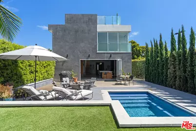 821 Flower Ave, Venice, CA 90291 - Photo 1