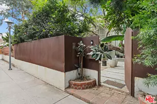 132 Vista Pl, Venice, CA 90291 - Photo 1