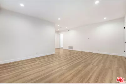 525 N Sweetzer Ave #3, West Hollywood, CA 90048 - Photo 1