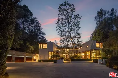 645 Tuallitan Rd, Los Angeles, CA 90049 - Photo 1