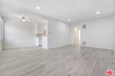 1740 S Hauser Blvd #11, Los Angeles, CA 90019 - Photo 1