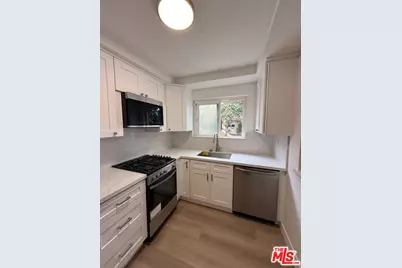 1045 N Edinburgh Ave, Los Angeles, CA 90046 - Photo 1