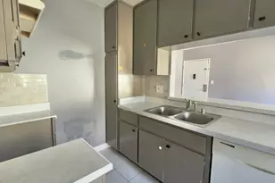 837 S Ardmore Ave, Los Angeles, CA 90005 - Photo 1