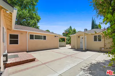 15428 Camarillo St, Sherman Oaks, CA 91403 - Photo 1