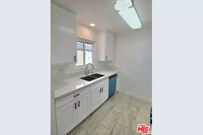 165 N Hamilton Ave #4, Hemet, CA 92543 - Photo 1