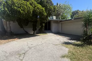 10717 Collins St, North Hollywood, CA 91601 - Photo 1