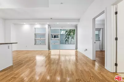 630 W 6th St #310, Los Angeles, CA 90017 - Photo 1