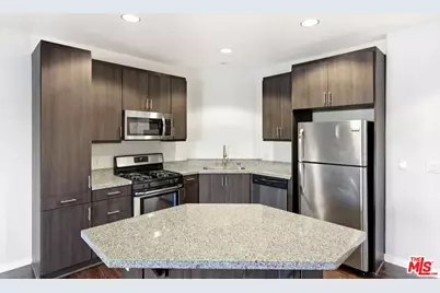 1408 W Washington Blvd #202, Los Angeles, CA 90007 - Photo 1