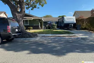 1000 Fuchsia St, Oxnard, CA 93036 - Photo 1